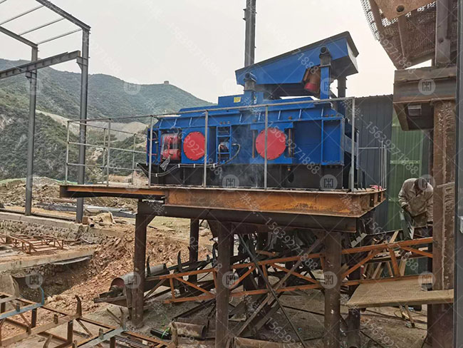 對(duì)輥制砂機(jī)